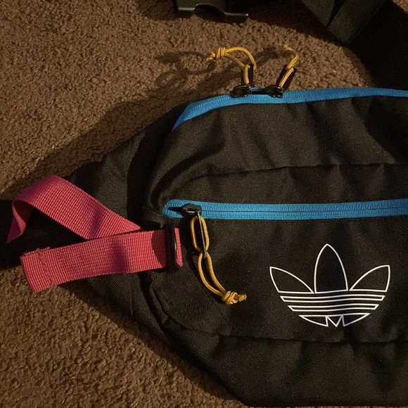 Addidas belt bag/ bum bag - Picture 6 of 16